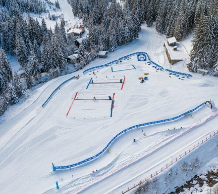 Das Skizentrum Angertal im Winter aus der Vogelperspektive