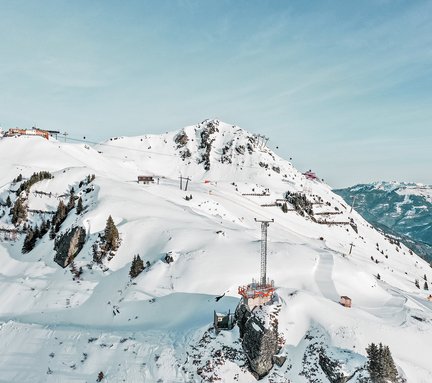 Skigebiet Schlossalm mit Schlossalmblick und Gipfelrestaurant
