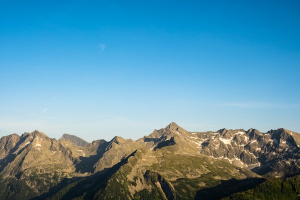 {image  .alternative}