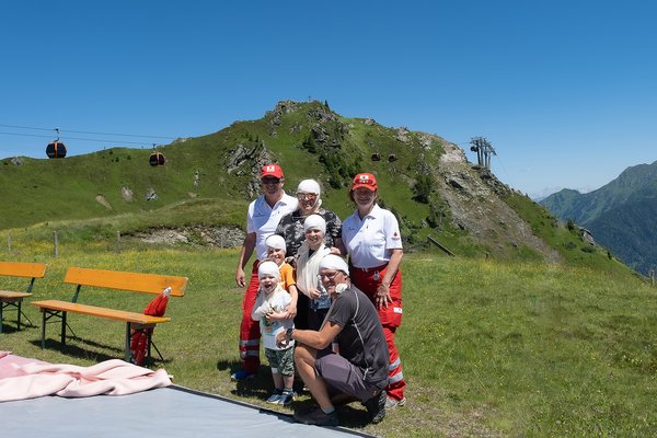 {image  .alternative}