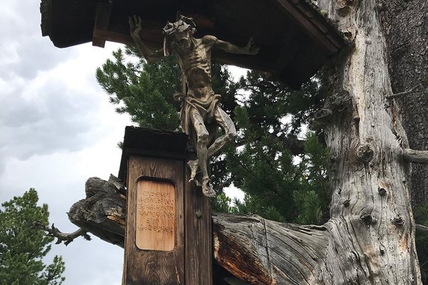 {image  .alternative}