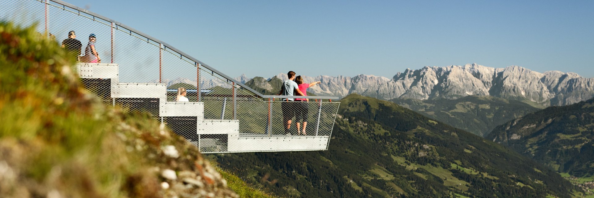 Seitlicher Blick auf die Aussichtsplattform Talblick am Stubnerkogel