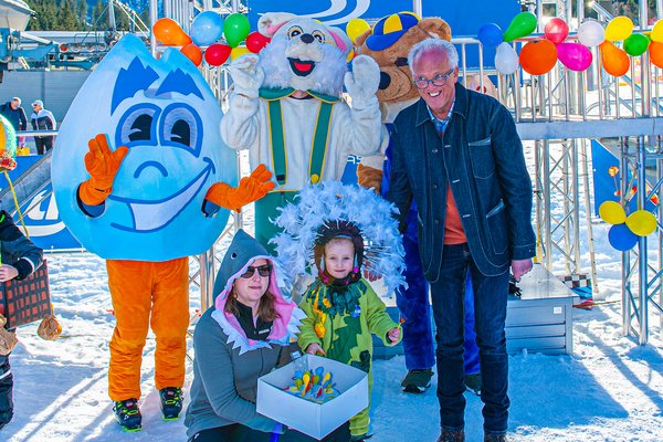 {image  .alternative}