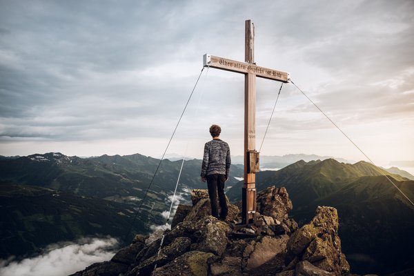 {image  .alternative}