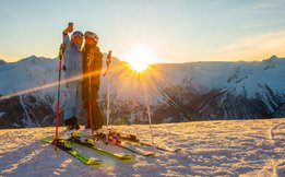 [Translate to Englisch:] Early Morning Skiing in Skigastein