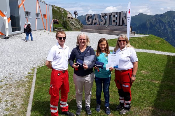 {image  .alternative}