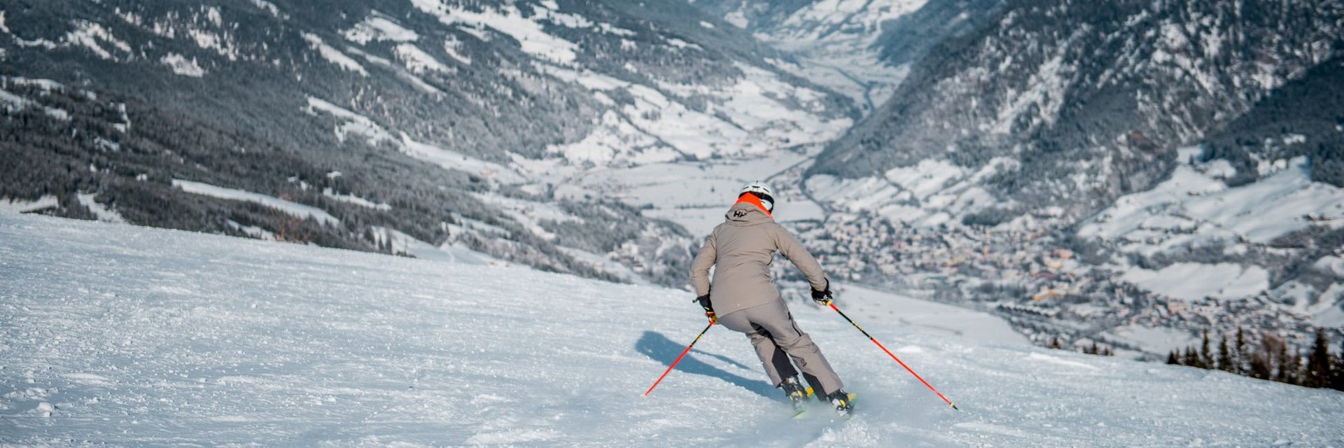 Skiing on the mountains of Skigastein 