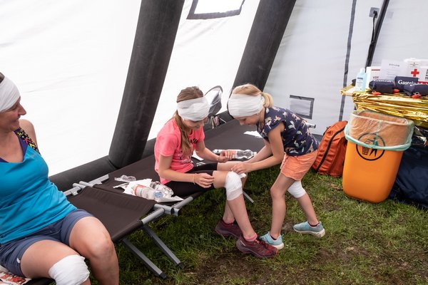 {image  .alternative}