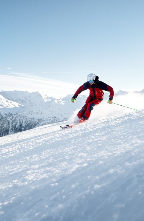 Dieses Bild zeigt einen Skifahrer in Gastein skifahren