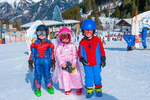 {image  .alternative}